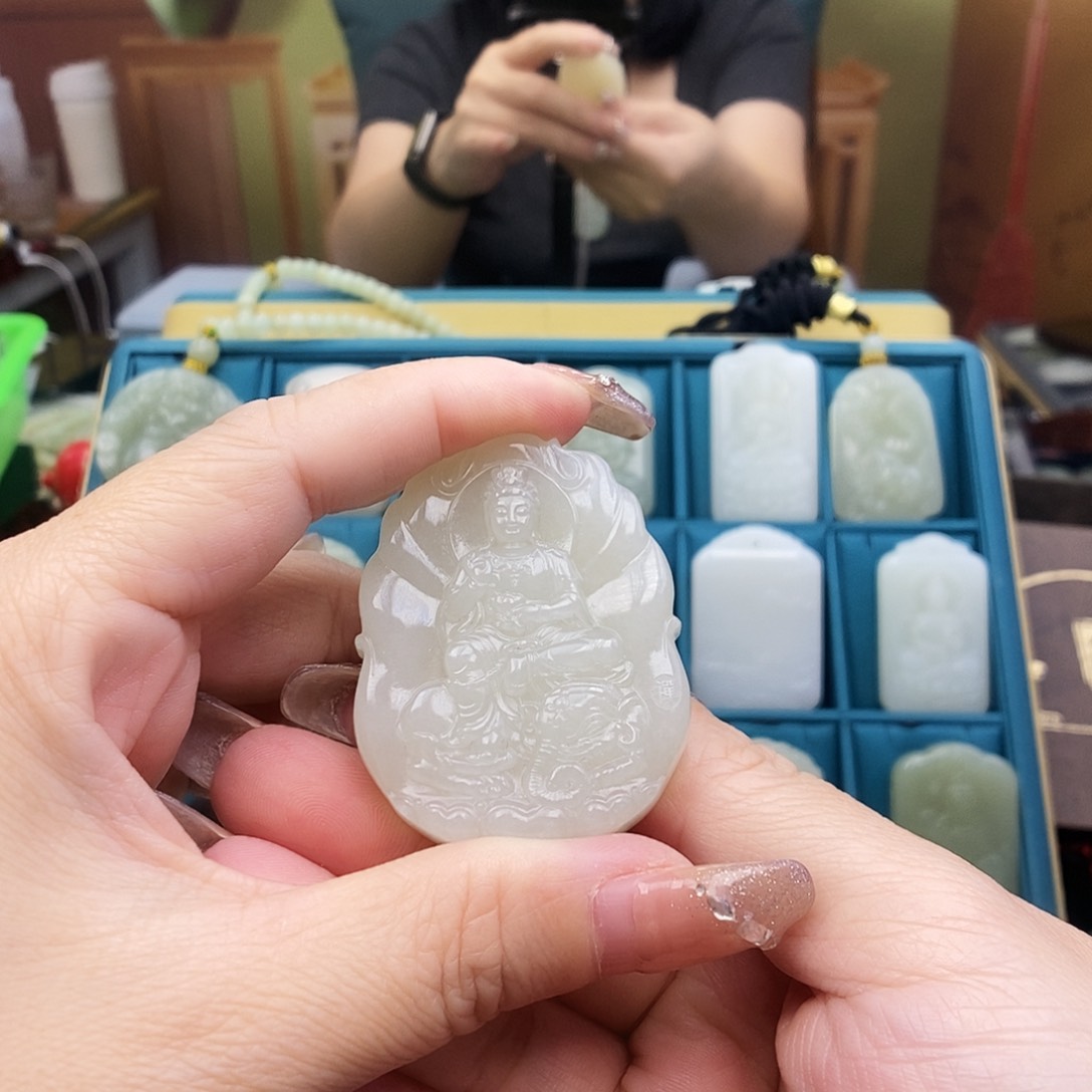 和田玉未镶嵌颈饰属龙蛇