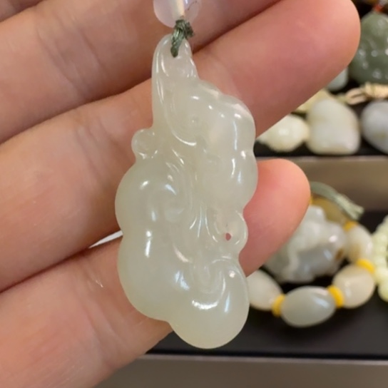 和田玉（糖玉）未镶嵌颈饰