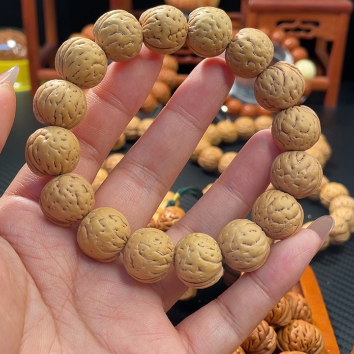 子***棋手串文玩核桃盘锦核王