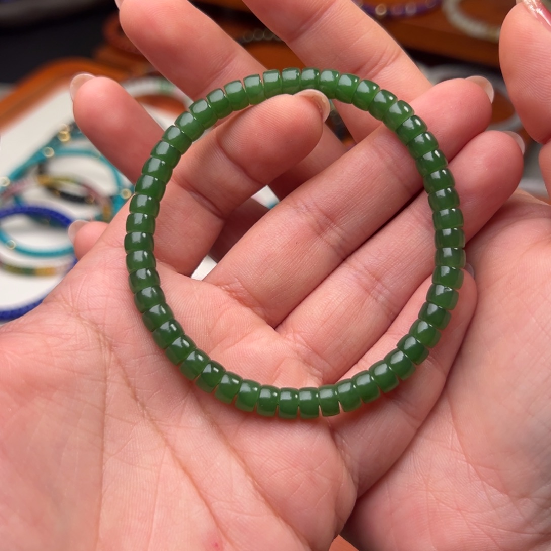 小****和田玉（碧玉）未镶嵌手链