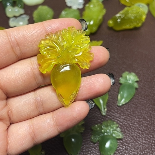 南***国蛇纹石玉合金颈饰
