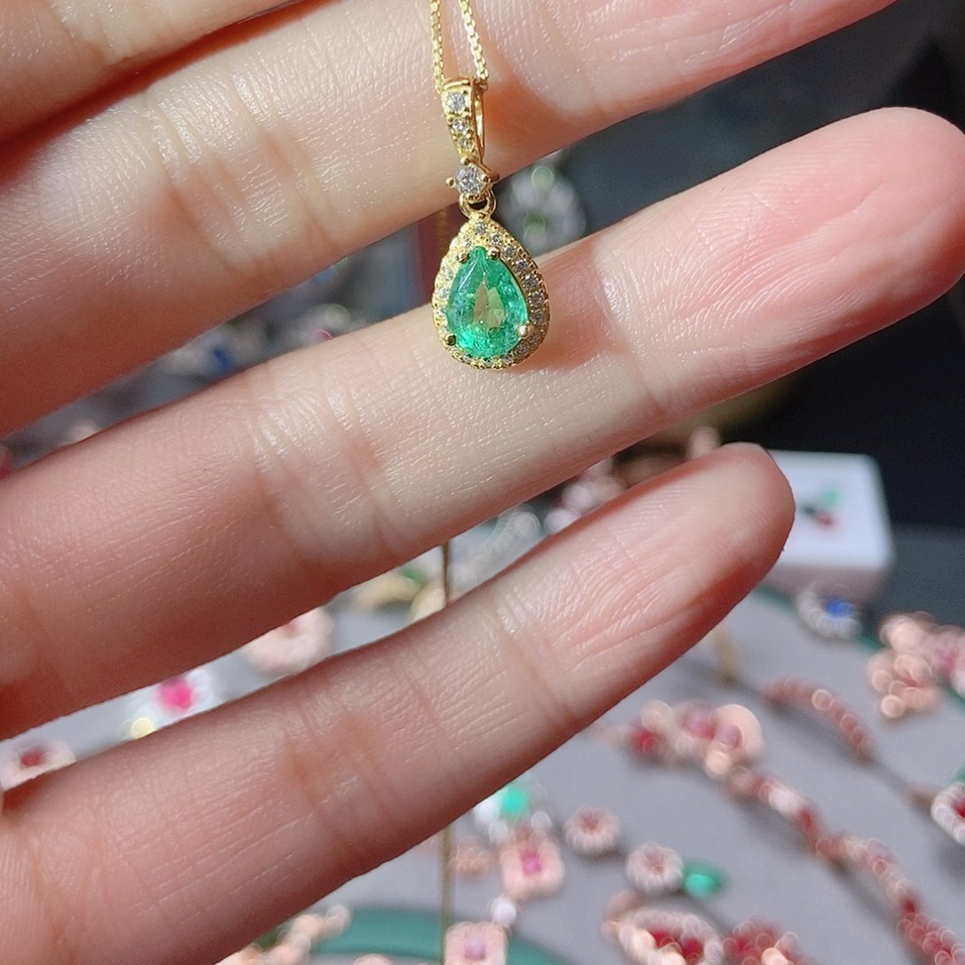 祖母绿吊坠银S925镶嵌