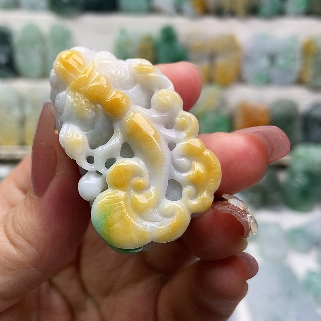 翡翠未镶嵌吊坠(赠链)口含珠