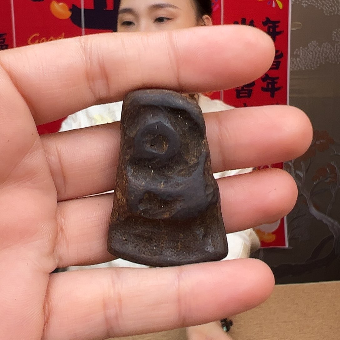 沉香吊坠莺歌绿奇楠张勺子天然老包头一个