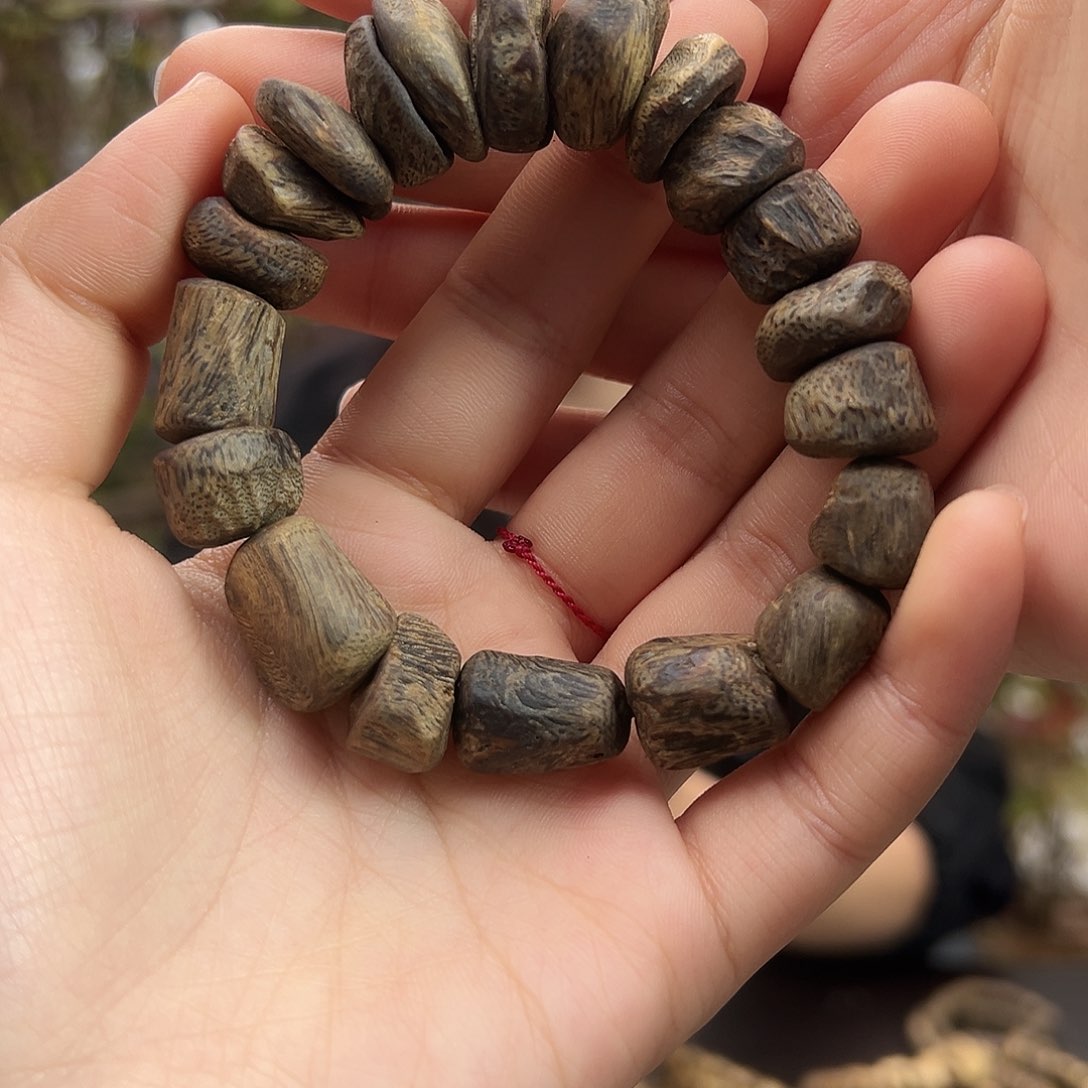 沉香手串沉水包头26克多样性发货一条