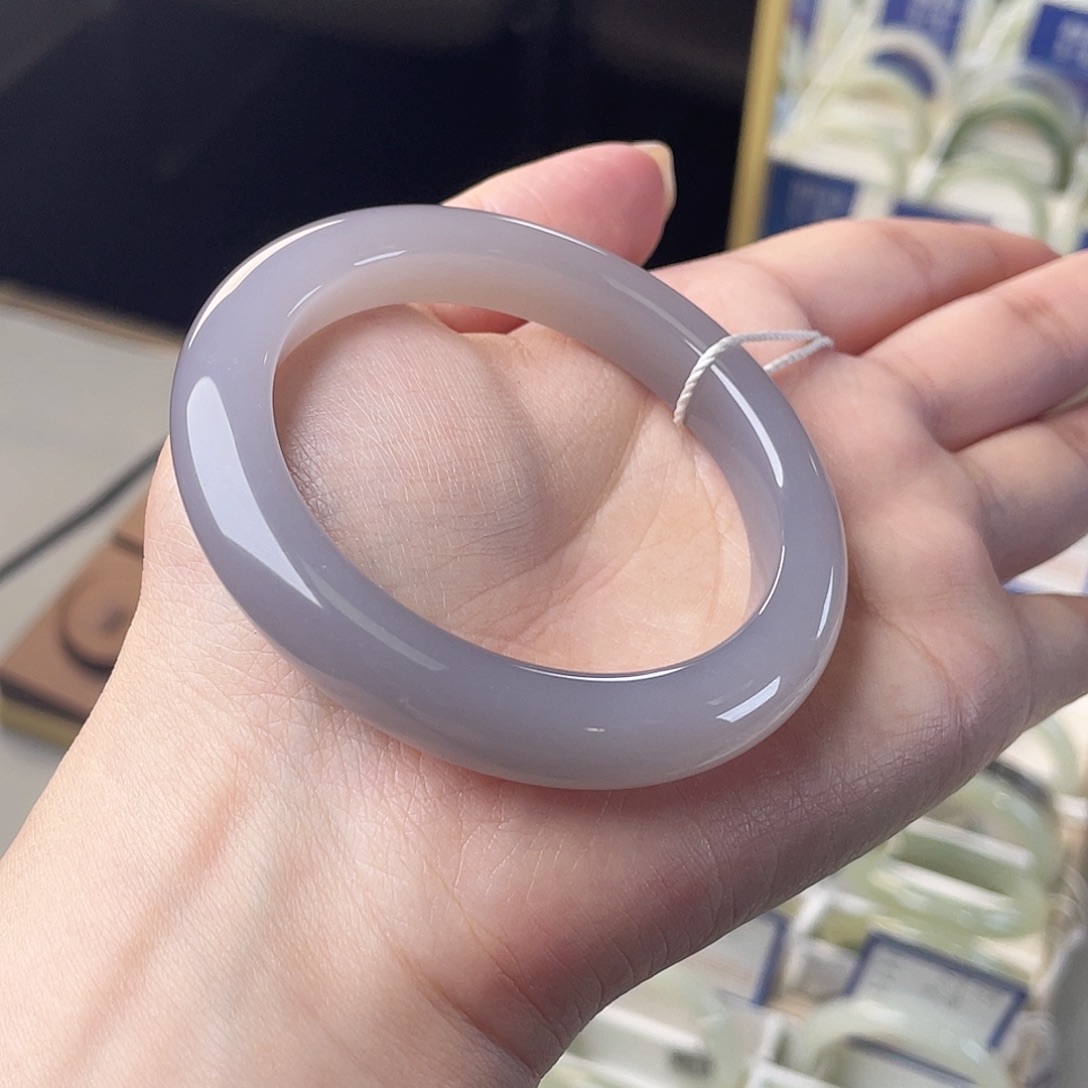 和田玉未镶嵌手镯完美肉细香芋紫