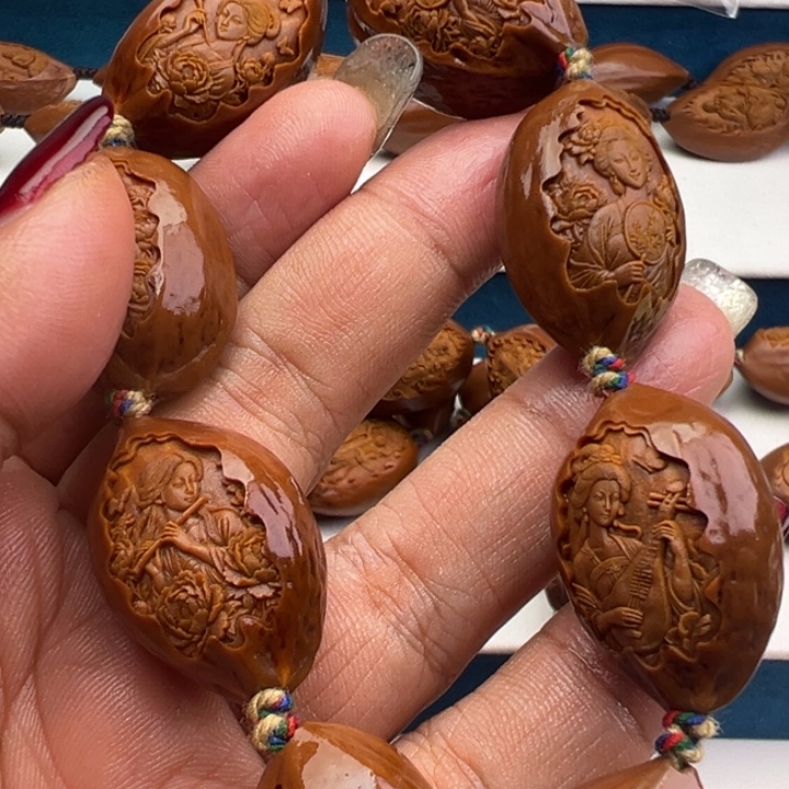 橄榄核手串/手链美女