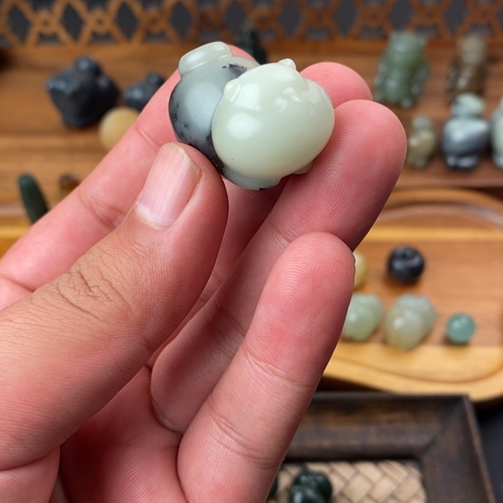 Y***ᐝ蛇纹石玉未镶嵌颈饰