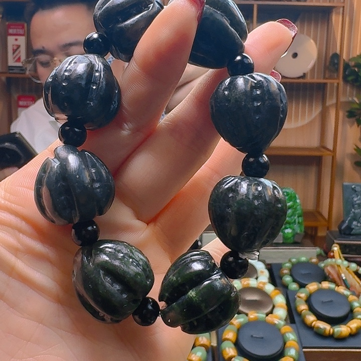 和田玉手串未镶嵌