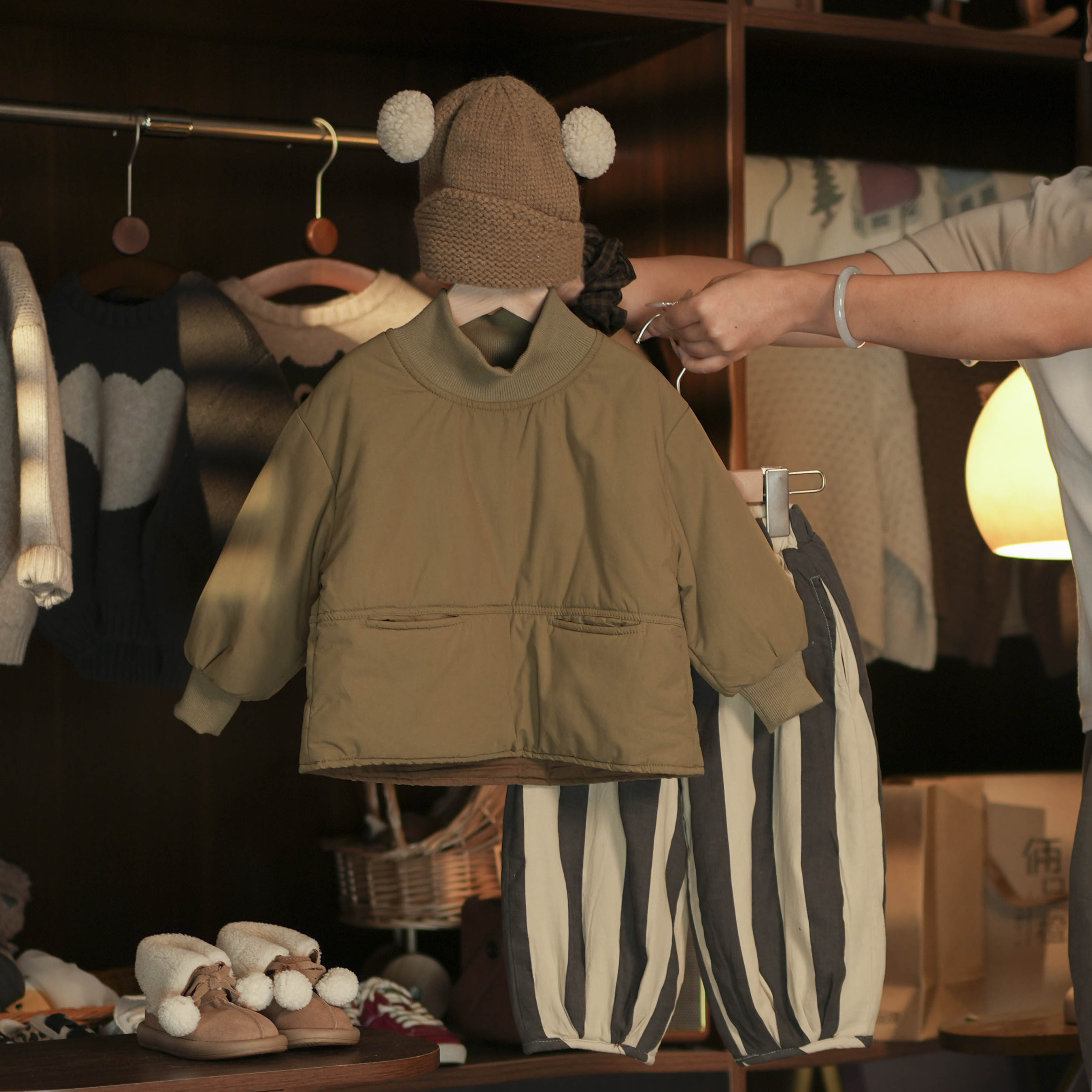 【俩只橙】《冬》条条bb~儿童中高领夹棉口袋上衣+加绒纯棉条纹休闲裤