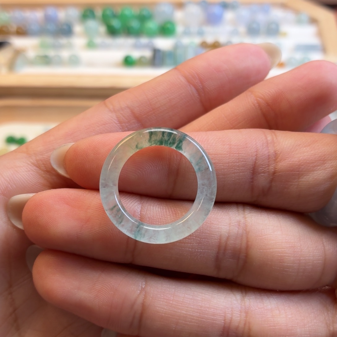 翡翠散珠冰透飘花戒圈