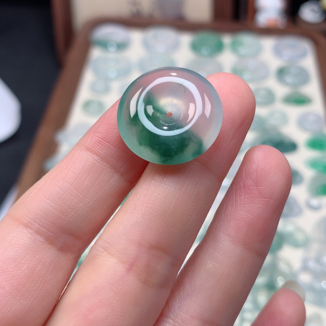 翡翠未镶嵌颈饰高冰飘花小肥扣