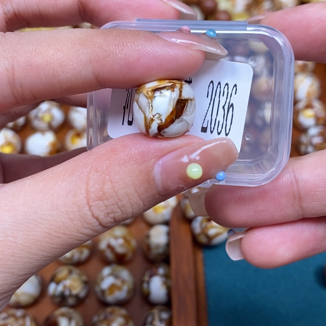 沁色蜜蜡未镶嵌2036