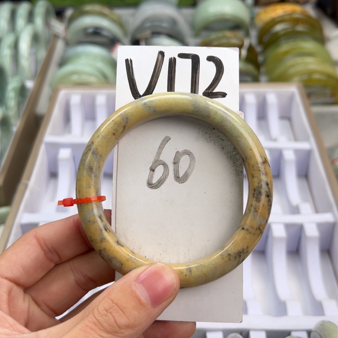 岫玉手镯未镶嵌天然岫玉