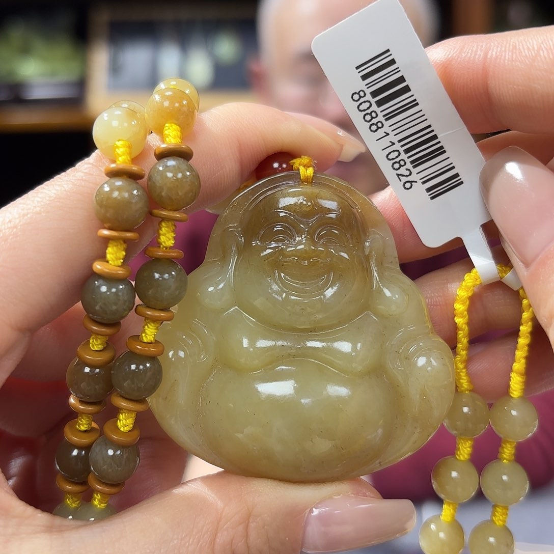 和田玉吊坠佛公有包容微瑕未镶嵌女*子