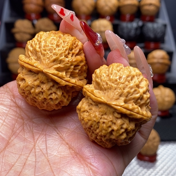 文玩核桃把件七星绣球38号