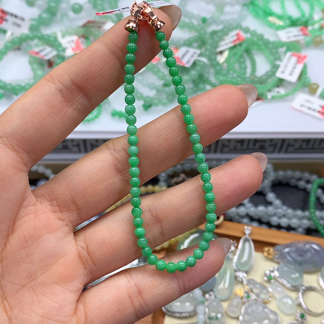 翡翠手链未镶嵌翡翠