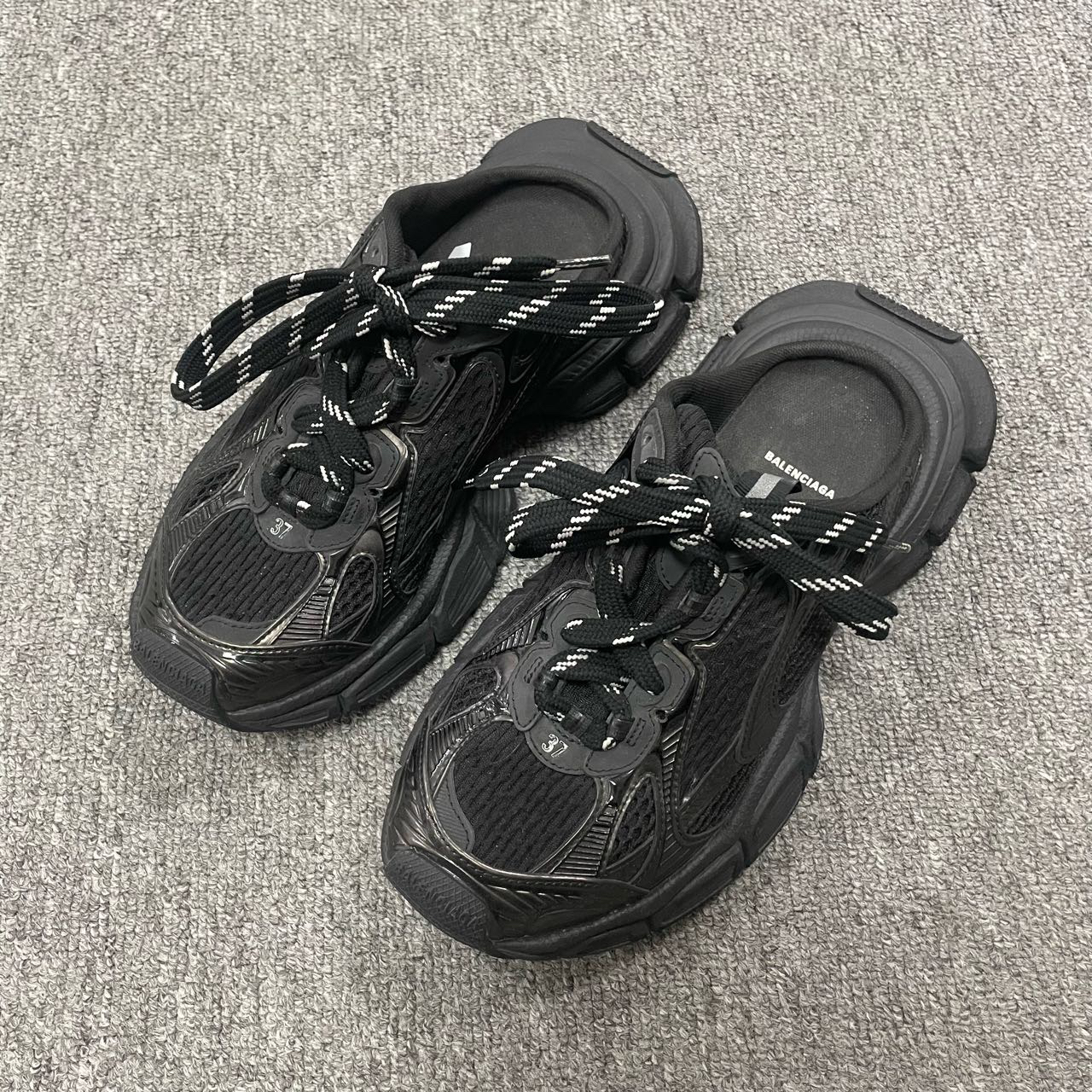 95新 Balenciaga/巴黎世家 3XL 平底系带防磨包头拖鞋  37码/6255