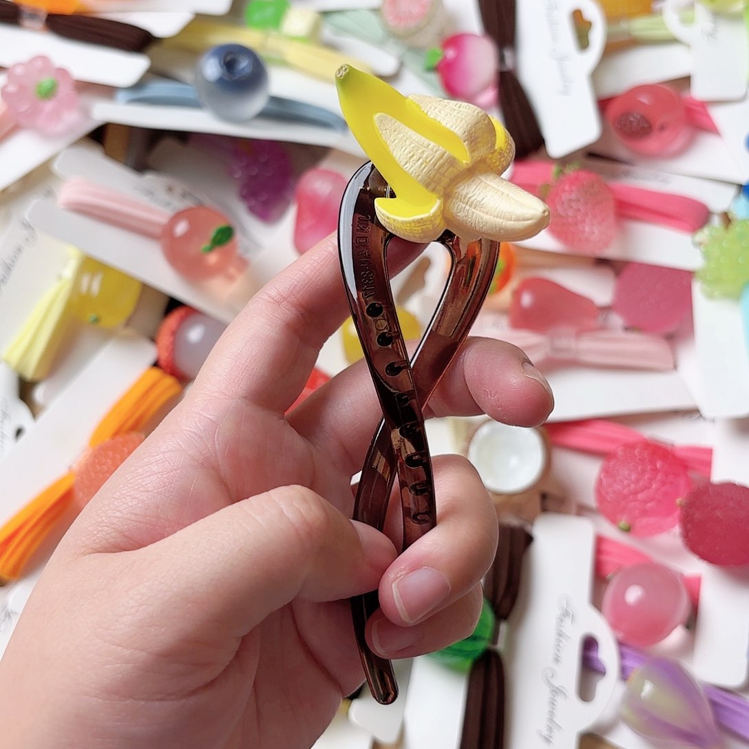 布艺非金属香蕉妞妞夹