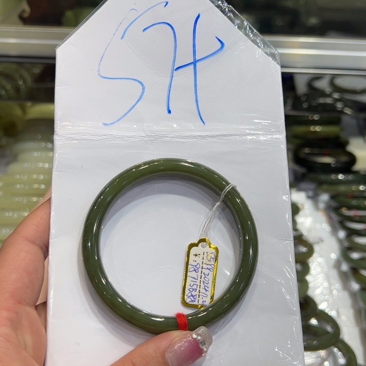 和田玉（糖玉）手镯未镶嵌晓**感