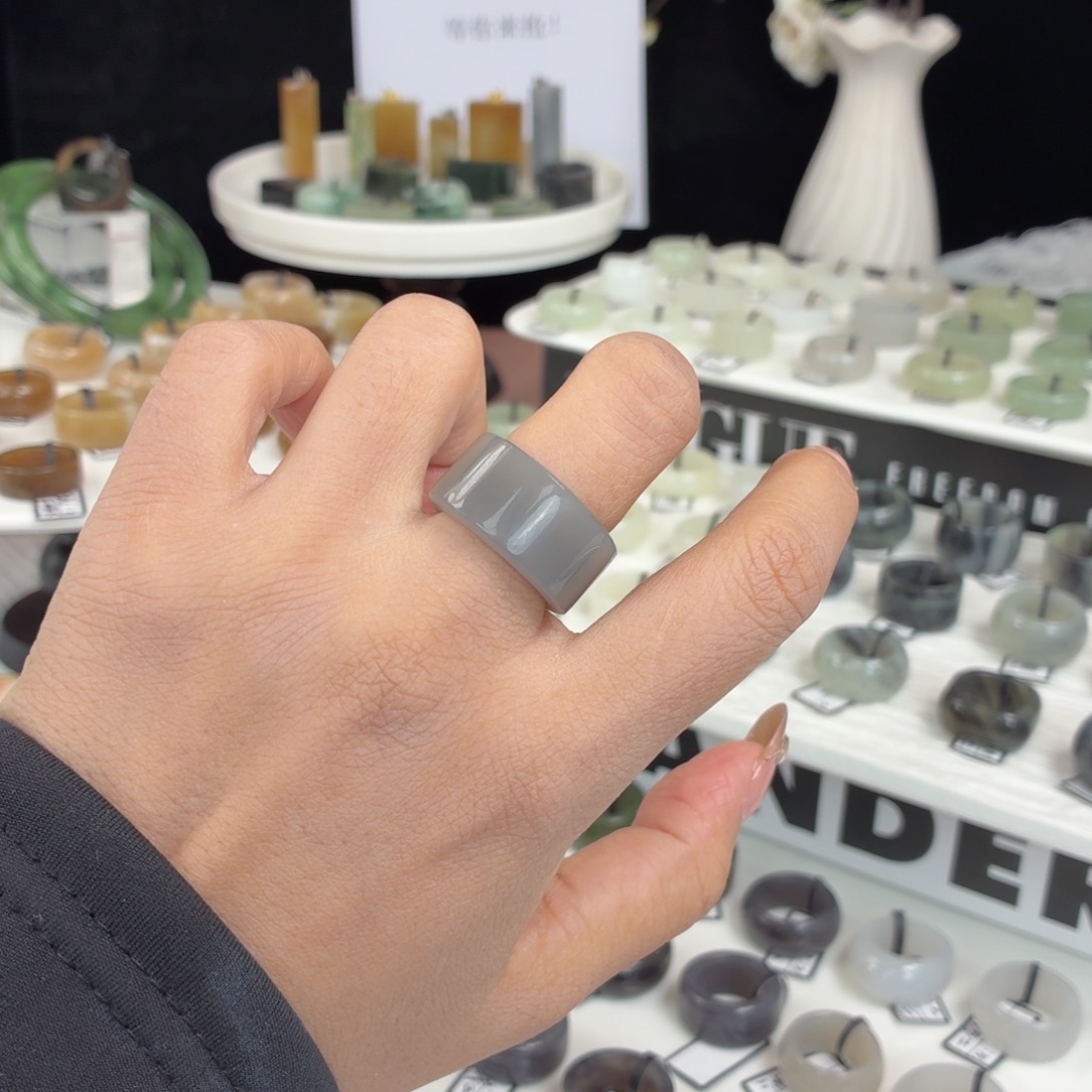 和田玉（糖玉）未镶嵌戒指Q9烟灰圆切17.3不退换14码