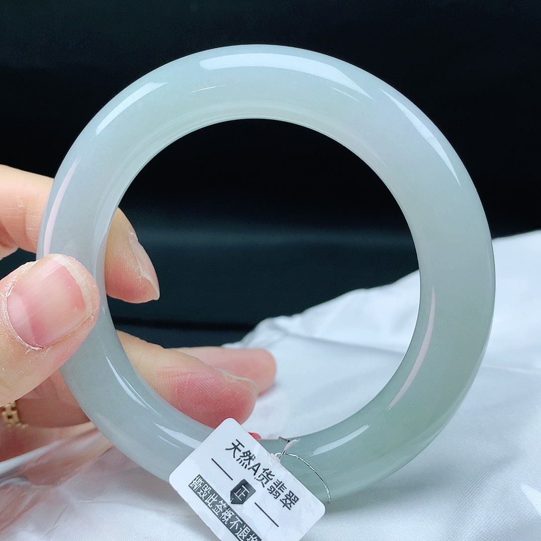 翡翠手镯未镶嵌56胖