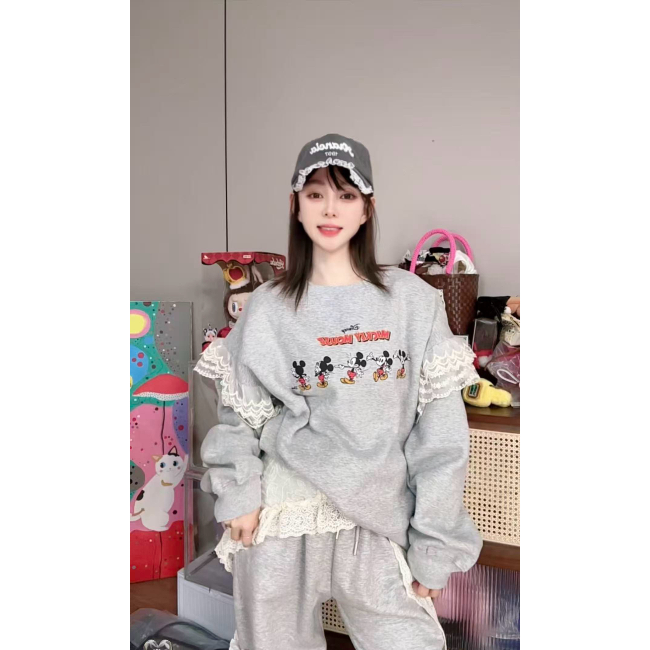 米奇印花拼接加绒卫衣