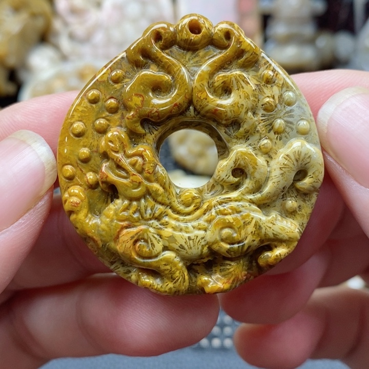 硅化珊瑚（珊瑚玉）颈饰未镶嵌