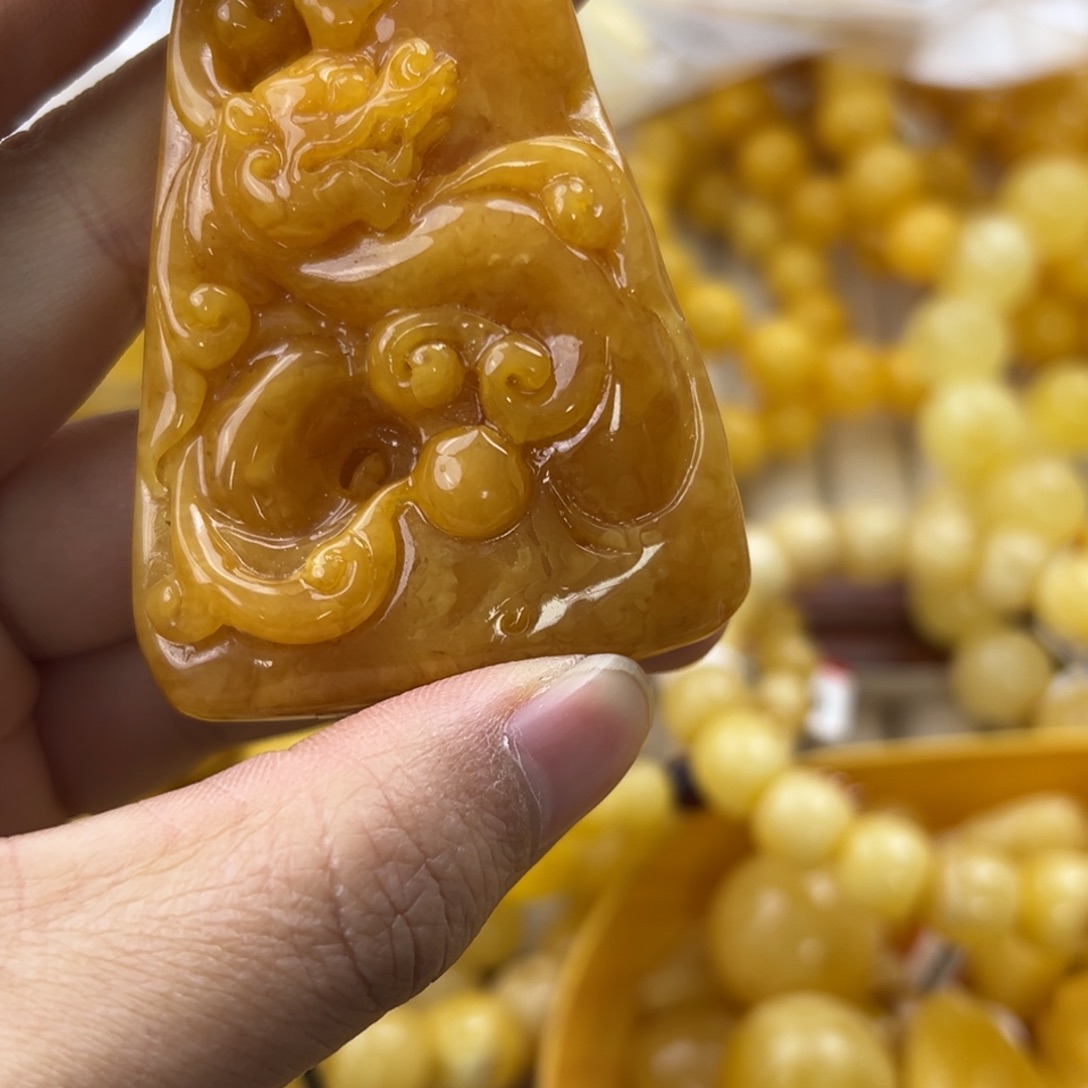 琥珀珠宝奇石未镶嵌