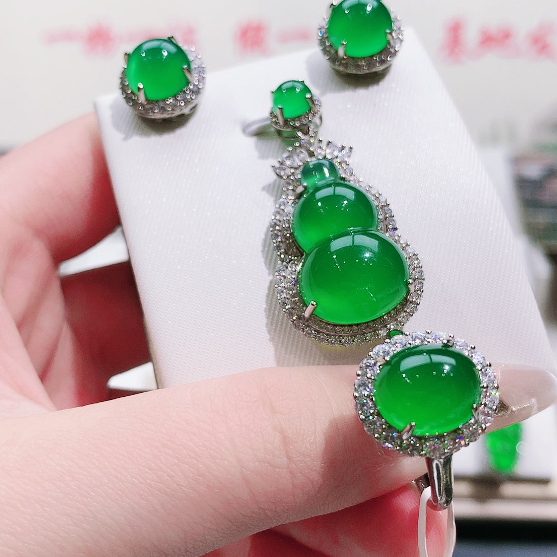 玛瑙/玉髓纯天然珠宝玉石鸽子蛋戒指吊坠耳钉未镶嵌独**往