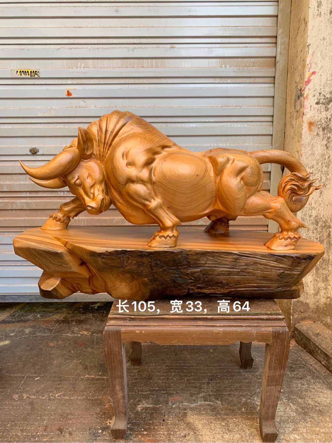 香樟木摆件木雕牛势 办公室桌面装饰工艺品