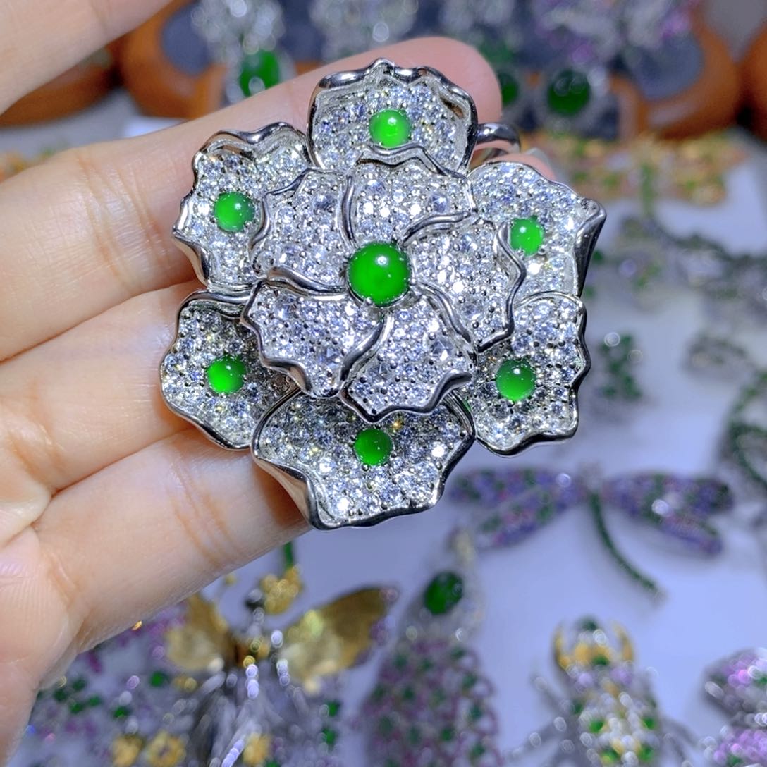 翡翠颈饰银S925镶嵌天然翡翠