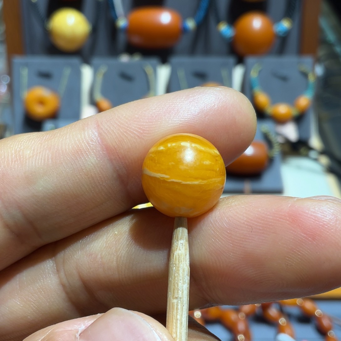 琥珀颈饰未镶嵌天然白花蜡单珠直径13.4