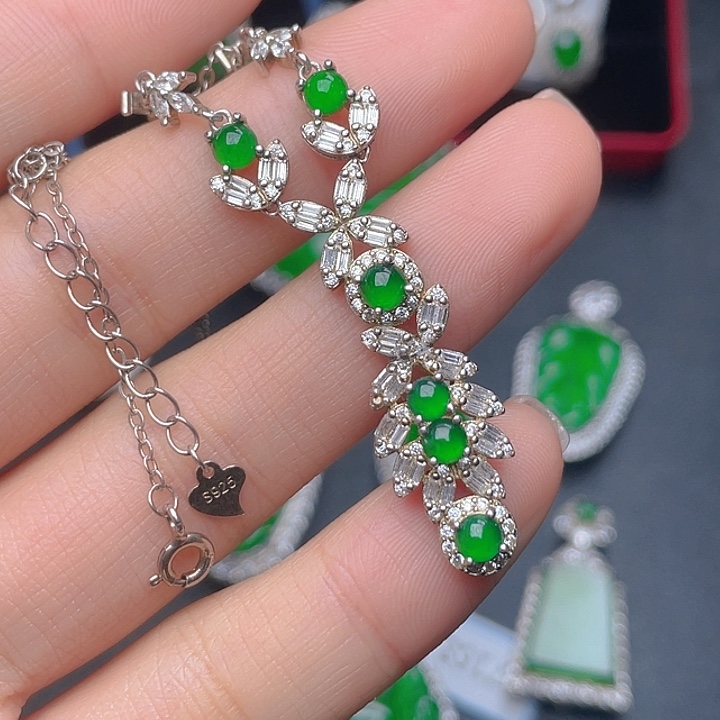 翡翠颈饰银S925镶嵌项链