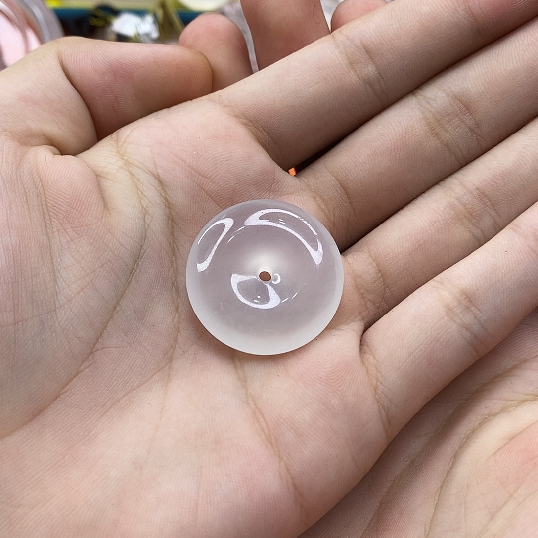 颈饰未镶嵌石英质玉