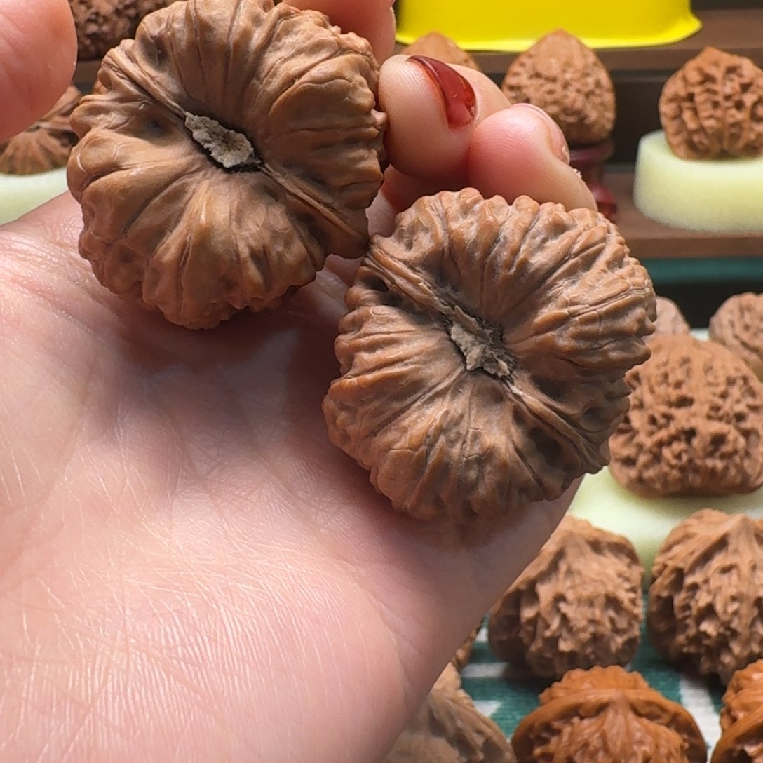 文玩核桃吊坠平谷凹底高尺差1