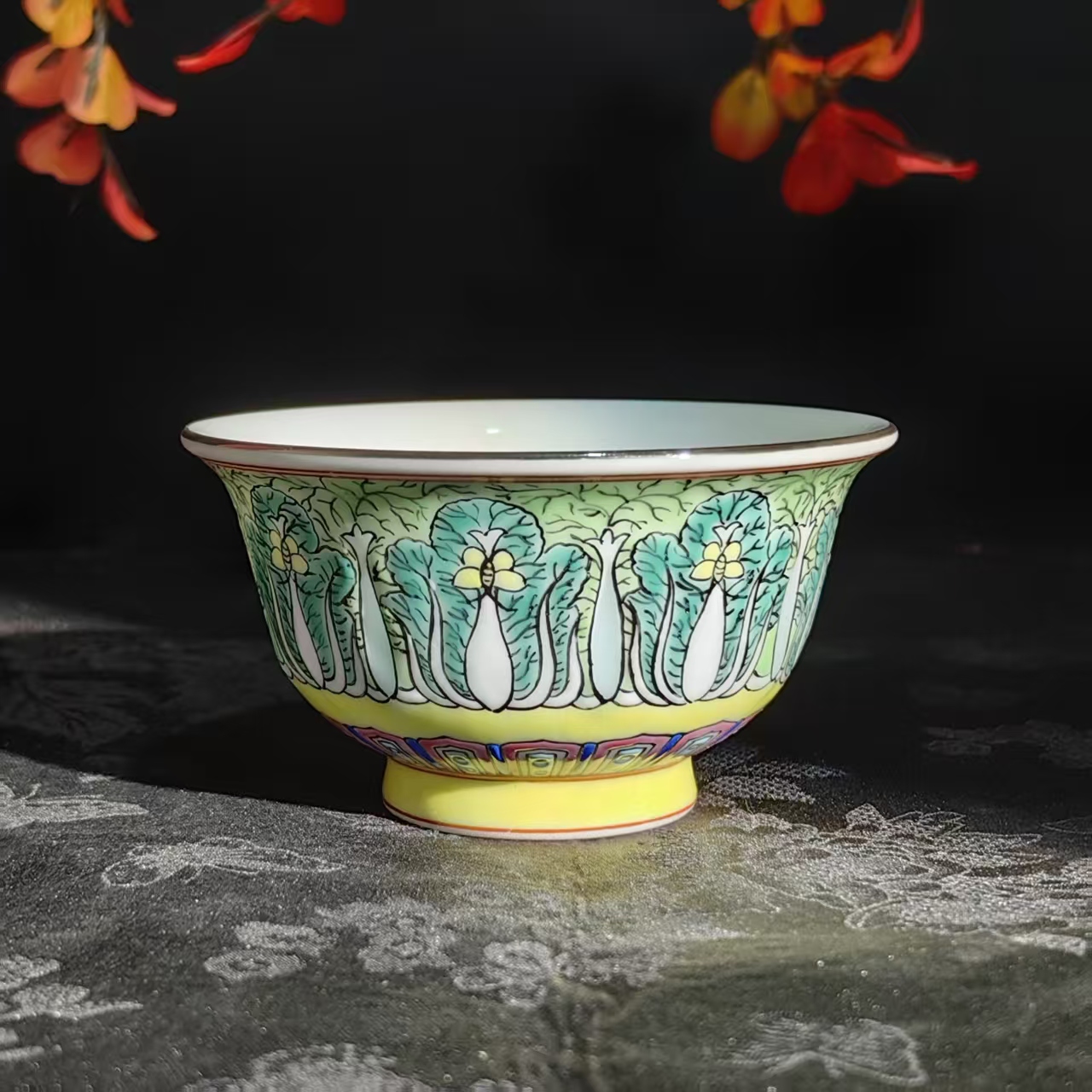 玲珑集 黄地粉彩白菜纹主人杯 LL416