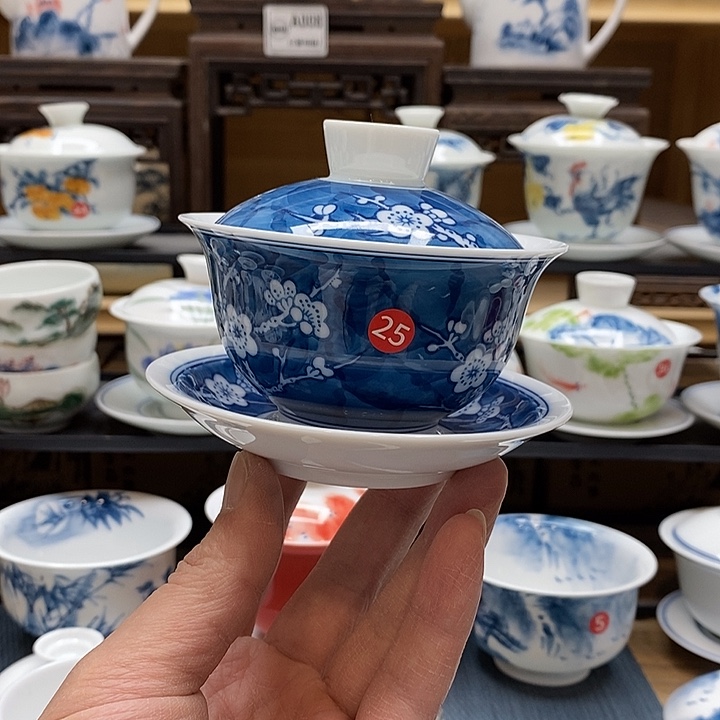 手绘微瑕冰梅盖碗