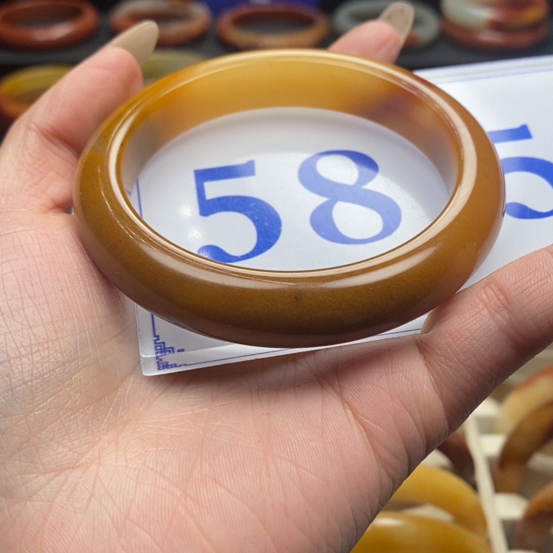 石英质玉（黄龙玉）手镯未镶嵌