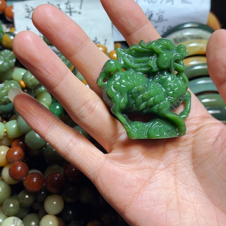 和田玉（碧玉）颈饰未镶嵌