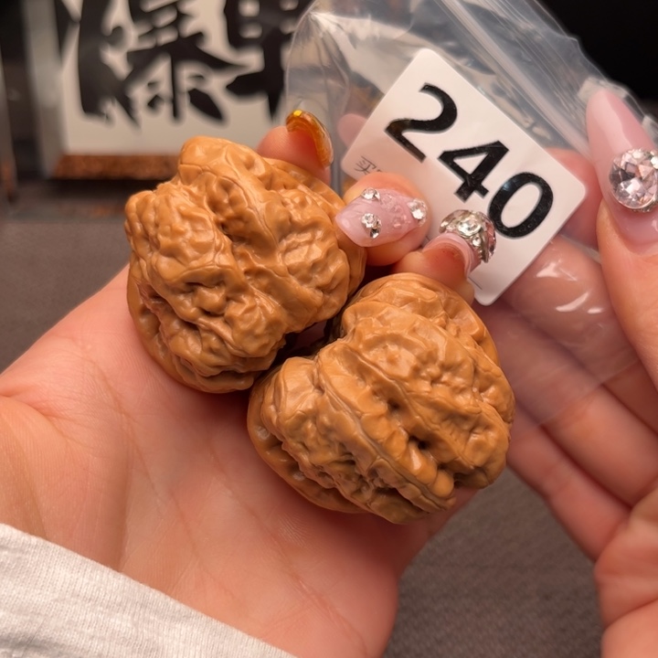文玩核桃把件肚48边41