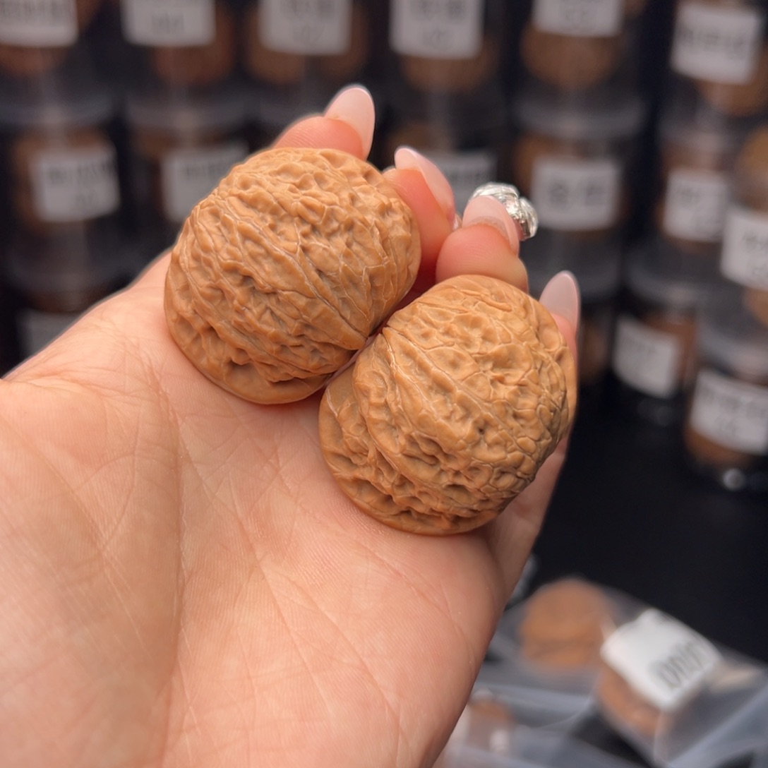 文玩核桃吊坠贝**了铁锤