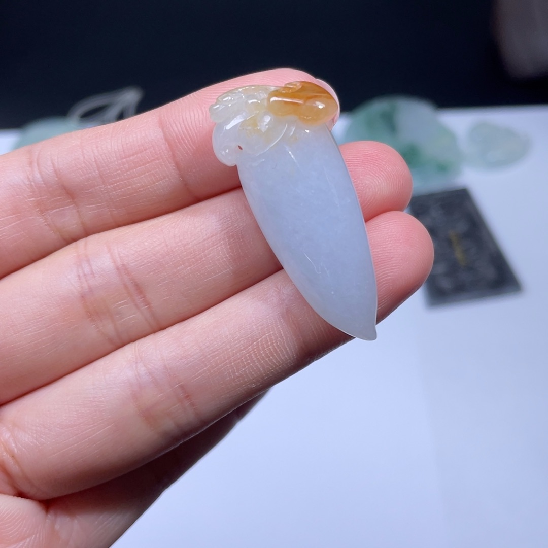 翡翠颈饰未镶嵌吊坠