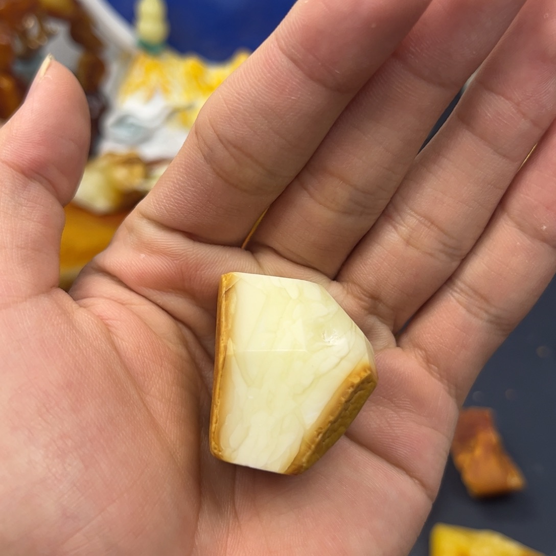 定制琥珀未镶嵌蜜蜡定制