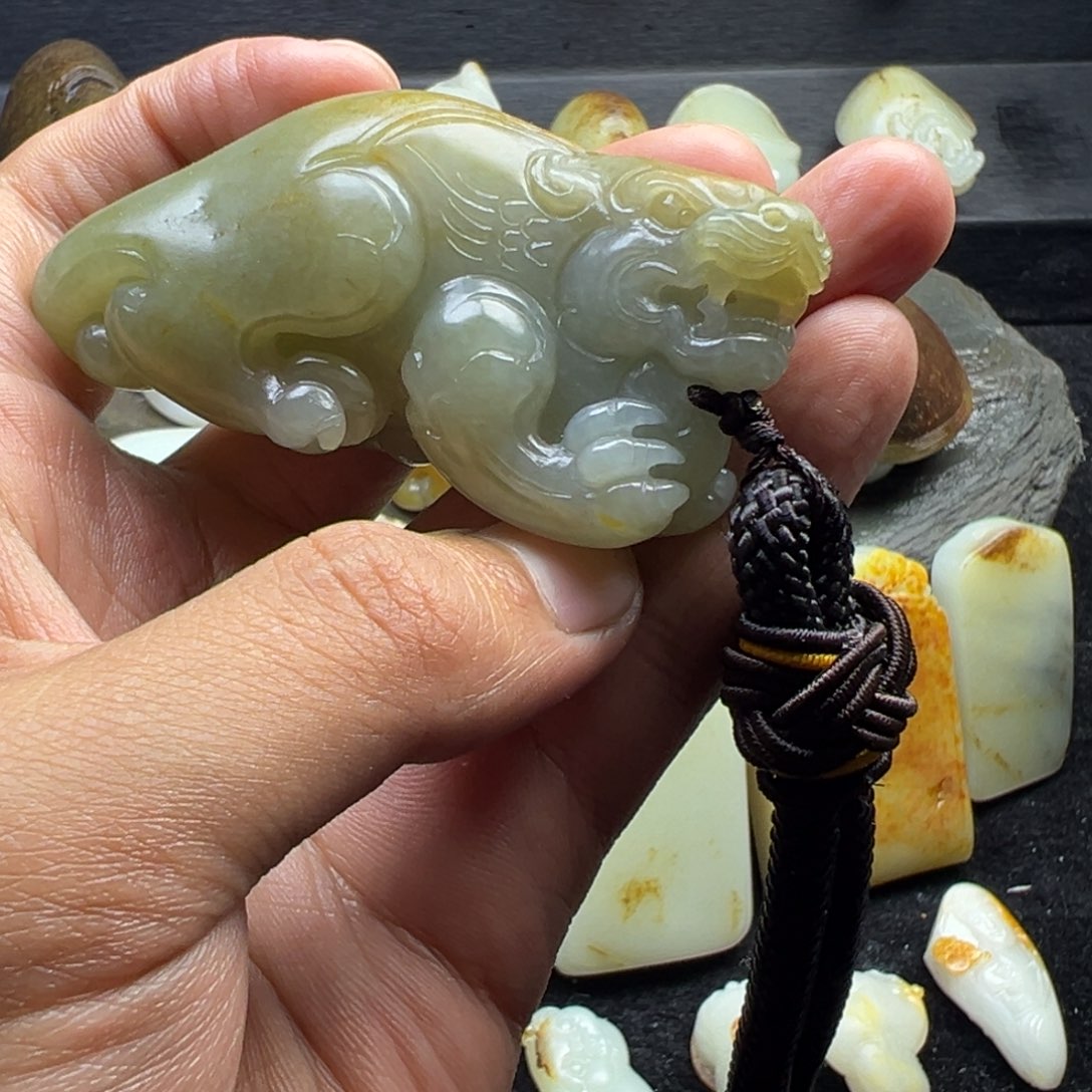 冷***魂和田玉未镶嵌挂件