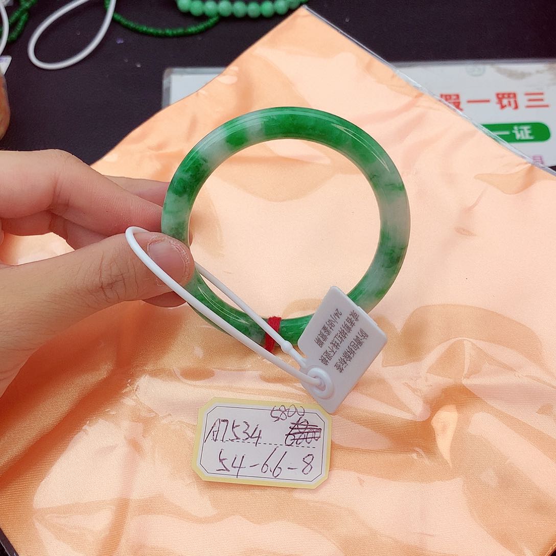 翡翠未镶嵌手镯翡翠