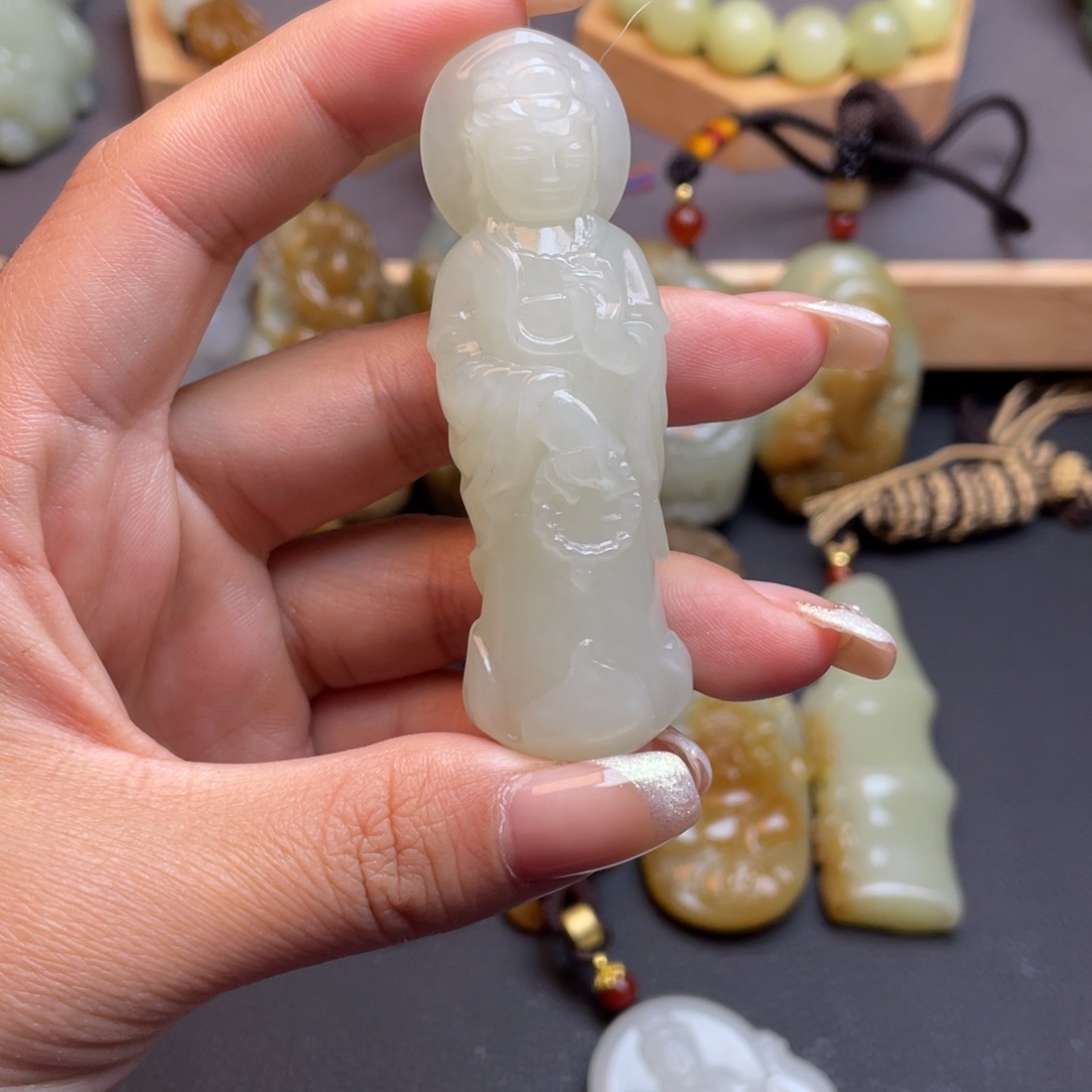 和田玉颈饰未镶嵌