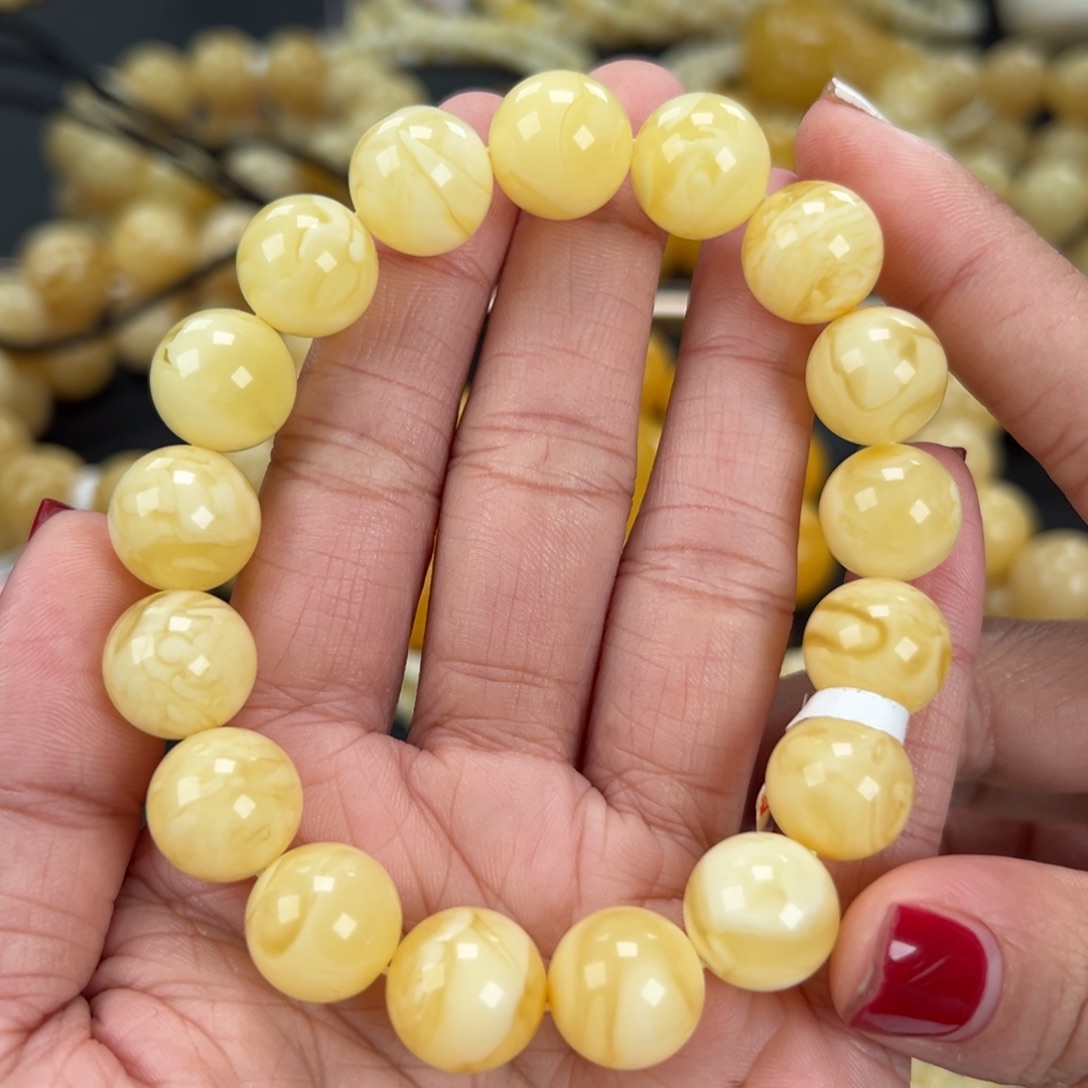 琥珀未镶嵌手链22.7克