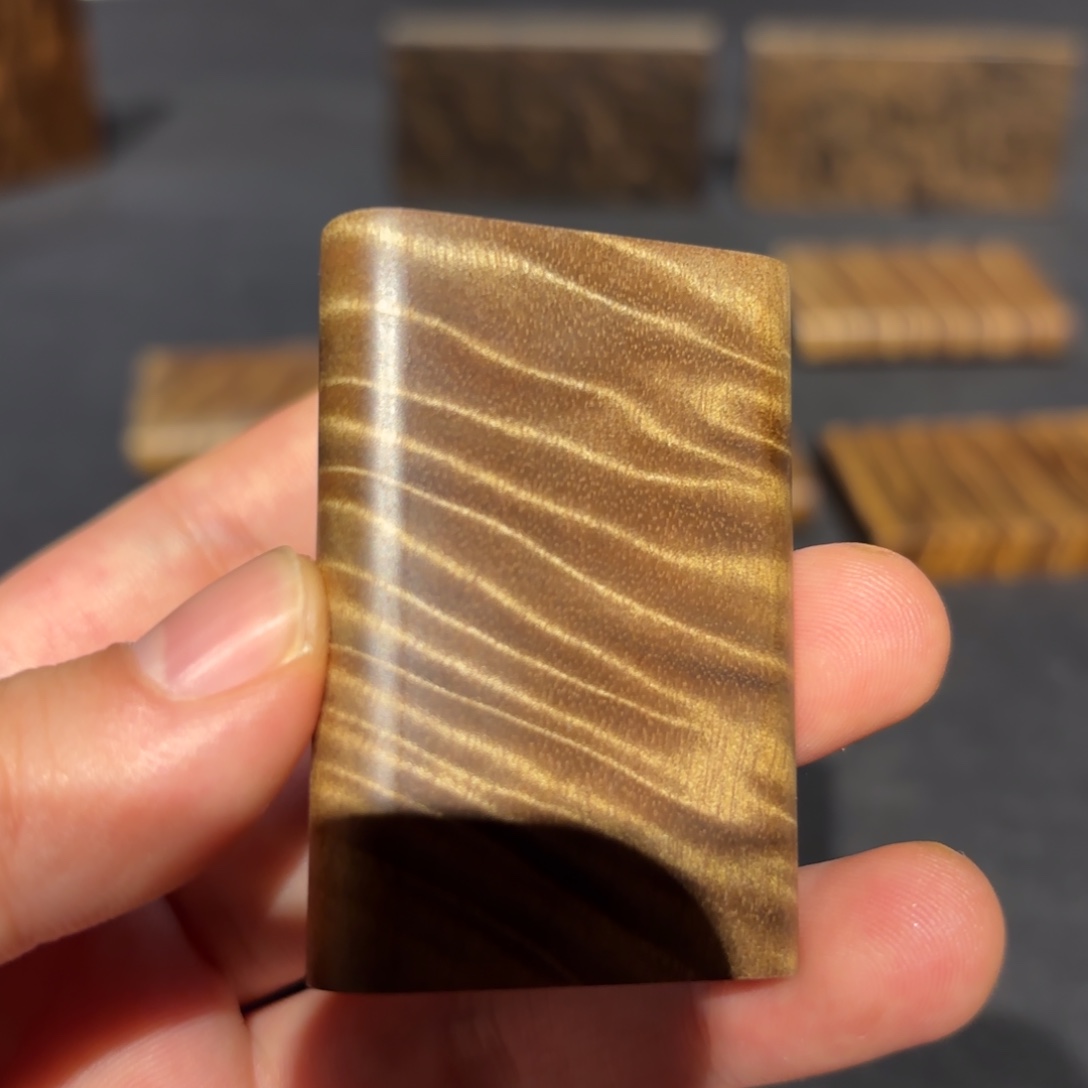 人***见金丝楠木无事牌材料