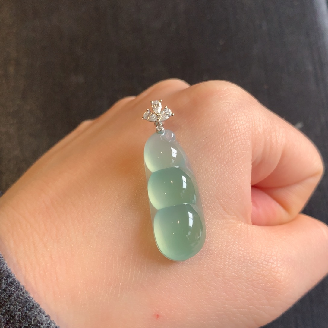 翡翠颈饰18K金镶嵌天然翡翠